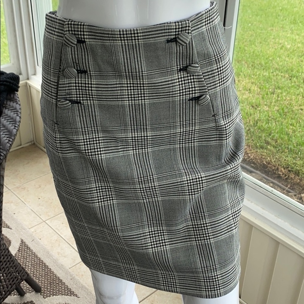 H&M - Black & White  Button Plaid Pencil Skirt Size 4